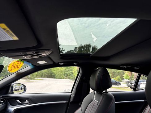 Used 2025 Genesis G70 3.3T Advanced RWD image 9