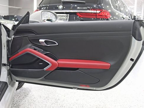 Used 2018 Porsche 718 Boxster S image 31