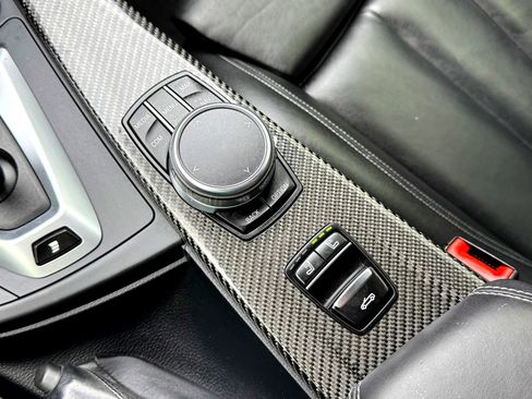 Used 2018 BMW M4 Convertible image 43