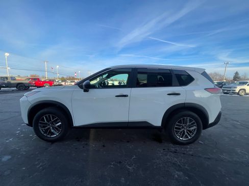 Used 2023 Nissan Rogue S image 6