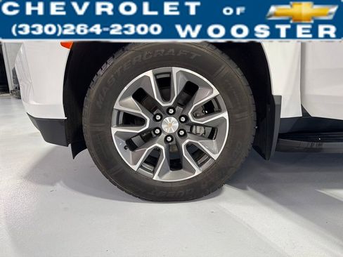 Used 2023 Chevrolet Suburban LT w/ LT Signature Package image 35