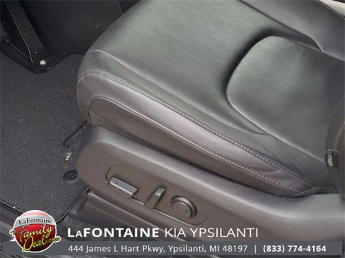 Certified 2023 Kia Carnival LX image 11