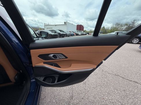 Used 2021 BMW 330i xDrive Sedan w/ Convenience Package AWD/4WD image 25