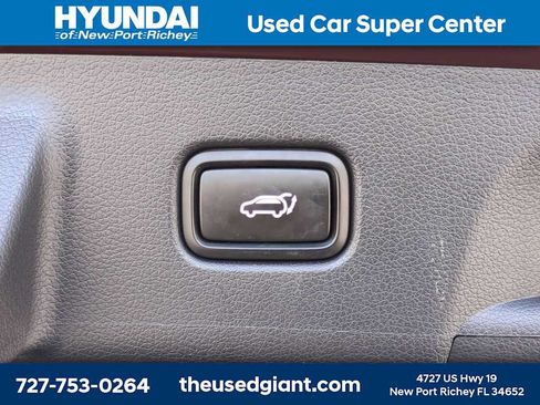 Used 2024 Hyundai Palisade SEL w/ Premium Package FWD image 13