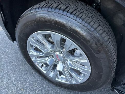 Used 2023 GMC Yukon Denali AWD/4WD image 39
