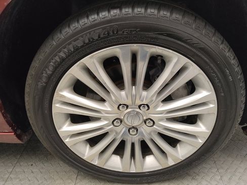 Used 2014 Chrysler 300 AWD w/ Driver Convenience Group image 31