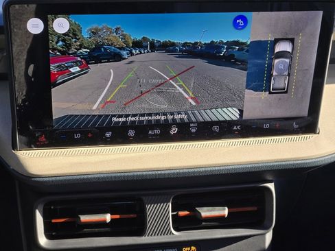 New 2025 Ford Maverick Lariat w/ 4K Tow Package image 12