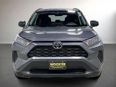 Used 2019 Toyota RAV4 LE image 2