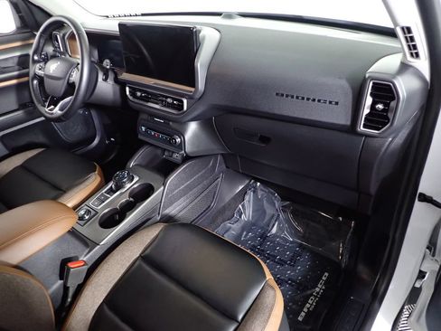 Used 2025 Ford Bronco Sport Outer Banks AWD/4WD image 38