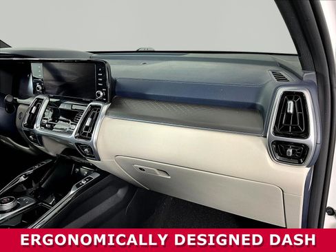 Certified 2023 Kia Sorento SX Prestige w/ Panoramic Sunroof Package AWD/4WD image 23