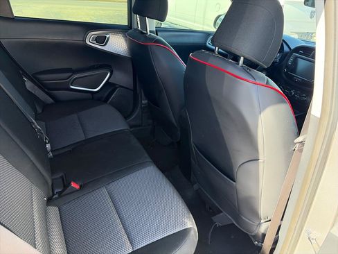 Used 2022 Kia Soul LX w/ Technology Package FWD image 14