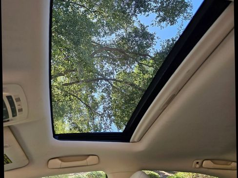 Used 2012 Lexus RX 450h AWD image 35