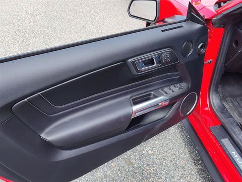 Used 2018 Ford Mustang GT Premium w/ GT Performance Package RWD image 4