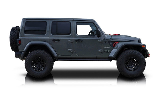 Used 2022 Jeep Wrangler Unlimited Sahara w/ Cold Weather Group AWD/4WD image 2