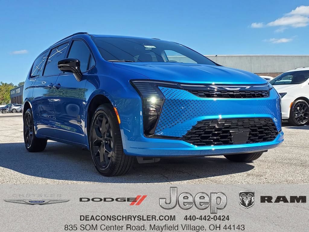 New 2027 Chrysler Pacifica Select AWD/4WD image 1