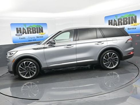Used 2021 Lincoln Aviator Reserve w/ Equipment Group 202A image 2