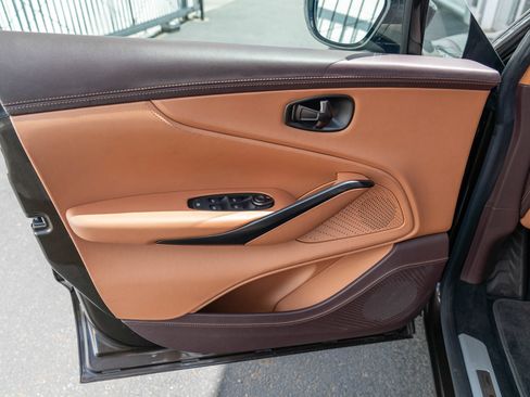 Used 2021 Aston Martin DBX image 13