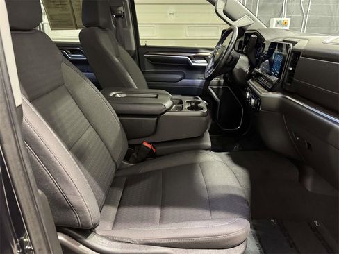 Used 2022 Chevrolet Silverado 1500 LT image 12