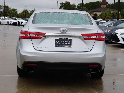 Used 2013 Toyota Avalon XLE image 7