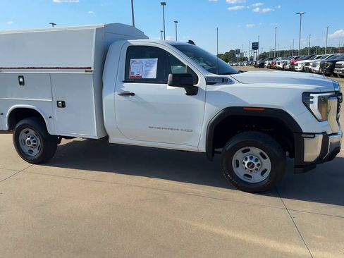 Used 2024 GMC Sierra 2500 Pro w/ Convenience Package AWD/4WD image 9
