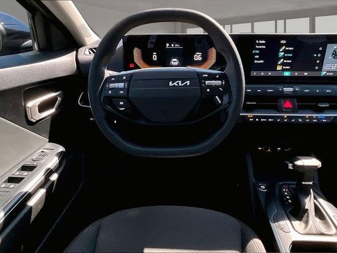 Used 2025 Kia K4 FWD image 6