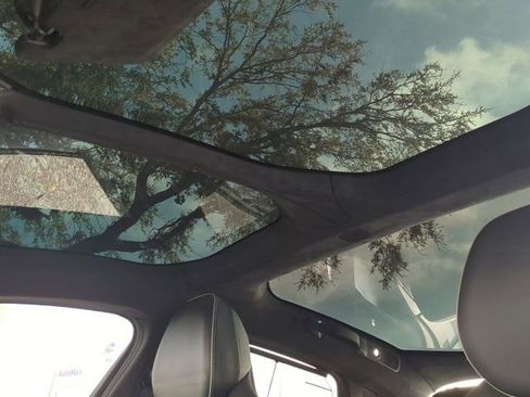 Used 2024 Lucid Air Touring image 18