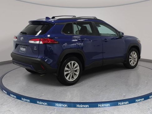 Used 2022 Toyota Corolla Cross LE AWD/4WD image 6