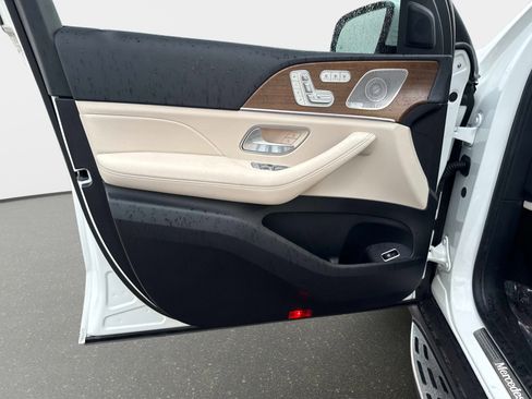 Used 2025 Mercedes-Benz GLE 450 4MATIC image 17