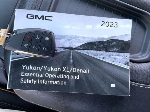 Used 2023 GMC Yukon XL AT4 AWD/4WD image 12