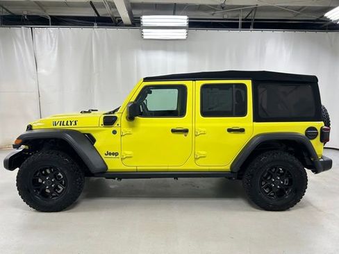 Used 2024 Jeep Wrangler Unlimited AWD/4WD image 8
