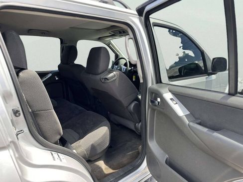 Used 2012 Nissan Pathfinder SV AWD/4WD image 18