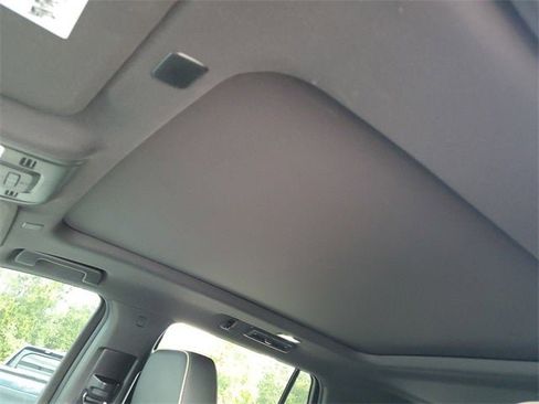 Used 2022 GMC Yukon SLT w/ SLT Premium Package image 78