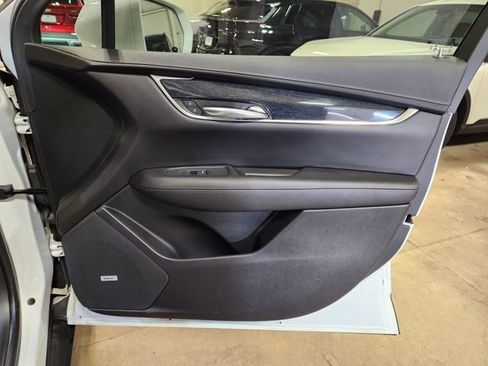 Used 2020 Cadillac XT5 Premium Luxury image 33