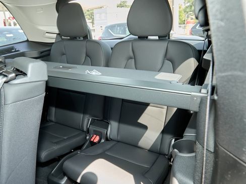 New 2025 Volvo XC90 B6 Plus w/ Protection Package image 18