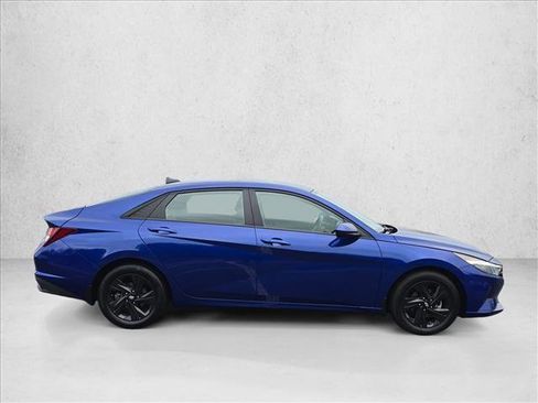 Used 2022 Hyundai Elantra SEL image 4