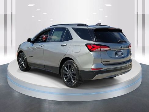 Used 2023 Chevrolet Equinox RS FWD image 4