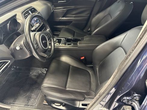 Used 2017 Jaguar XE RWD image 13