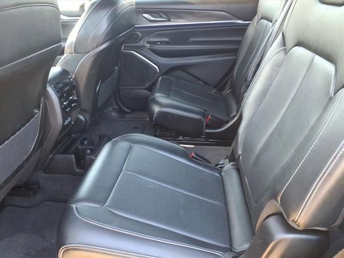 Used 2022 Jeep Grand Cherokee L Overland image 15