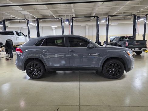 Used 2023 Volkswagen Atlas Cross Sport SE w/ Panoramic Sunroof Package AWD/4WD image 8