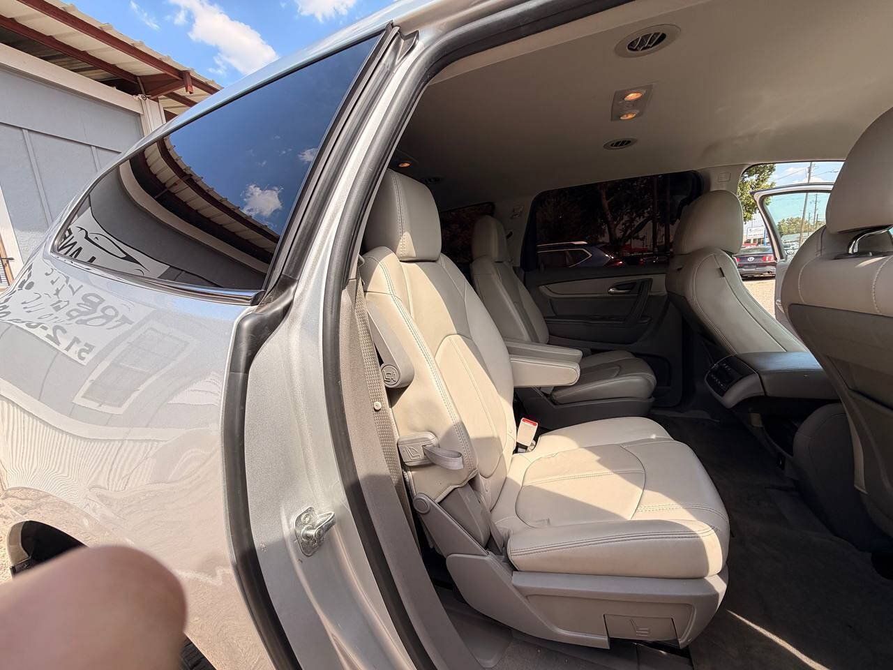 Used 2017 Chevrolet Traverse LT FWD image 15