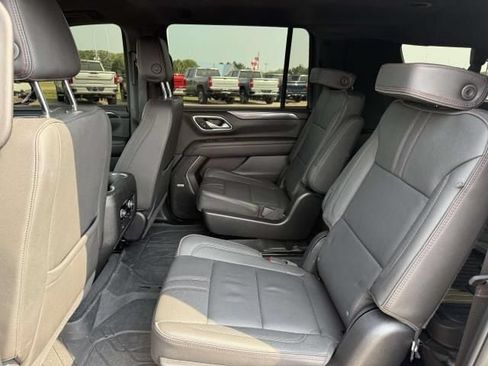 Used 2024 Chevrolet Suburban RST w/ Luxury Package AWD/4WD image 14