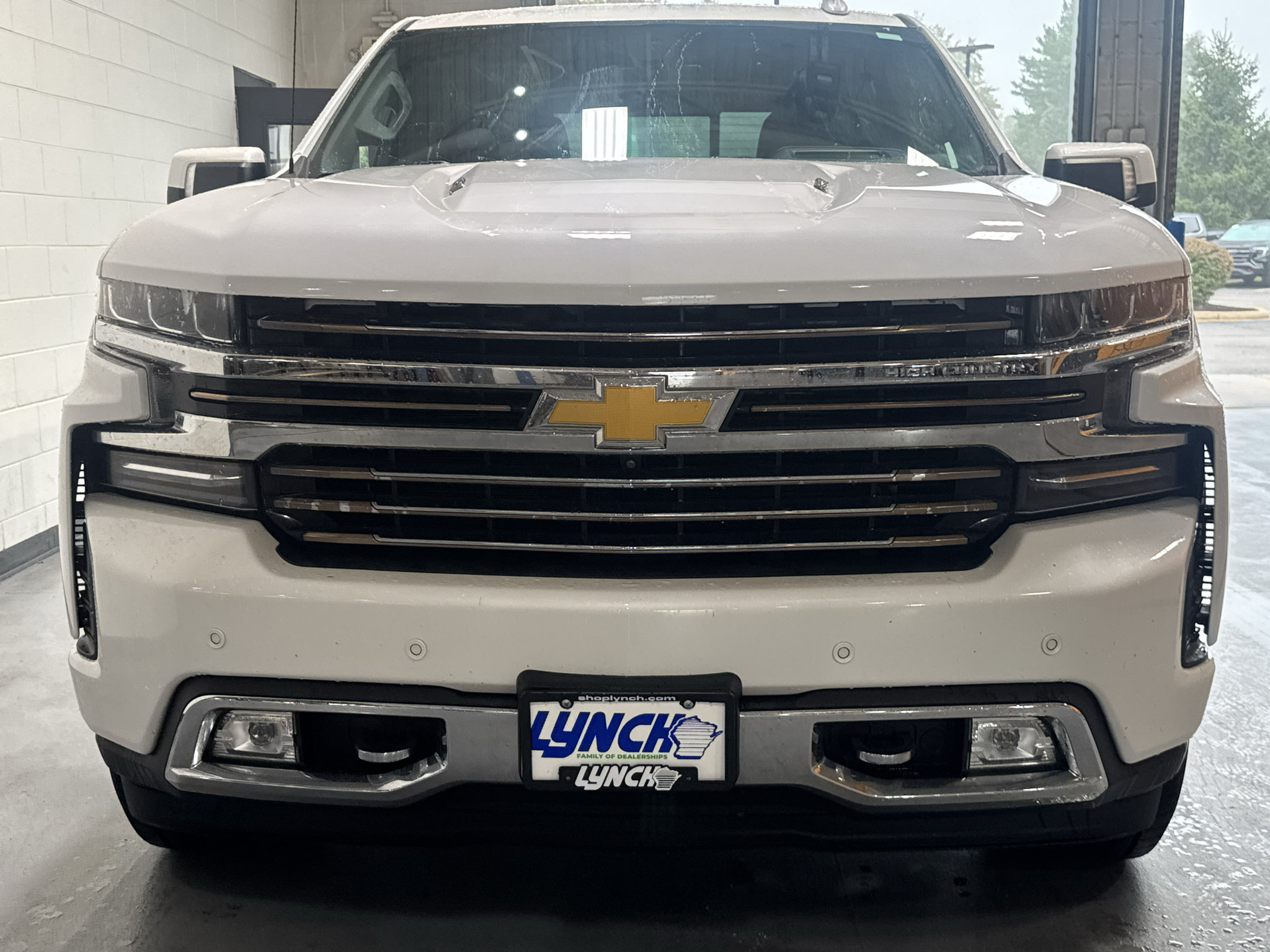 Used 2020 Chevrolet Silverado 1500 High Country w/ Technology Package AWD/4WD image 9