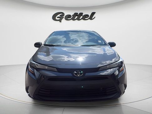 Used 2024 Toyota Corolla LE FWD image 2