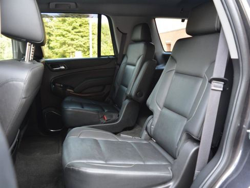 Used 2017 GMC Yukon SLT RWD image 12