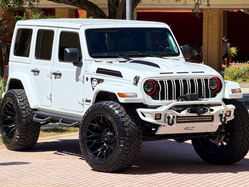 Used 2025 Jeep Wrangler Unlimited Sport AWD/4WD image 6