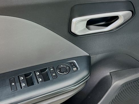 Used 2025 Kia K4 LXS image 15