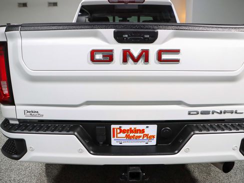 Used 2022 GMC Sierra 2500 Denali AWD/4WD image 8