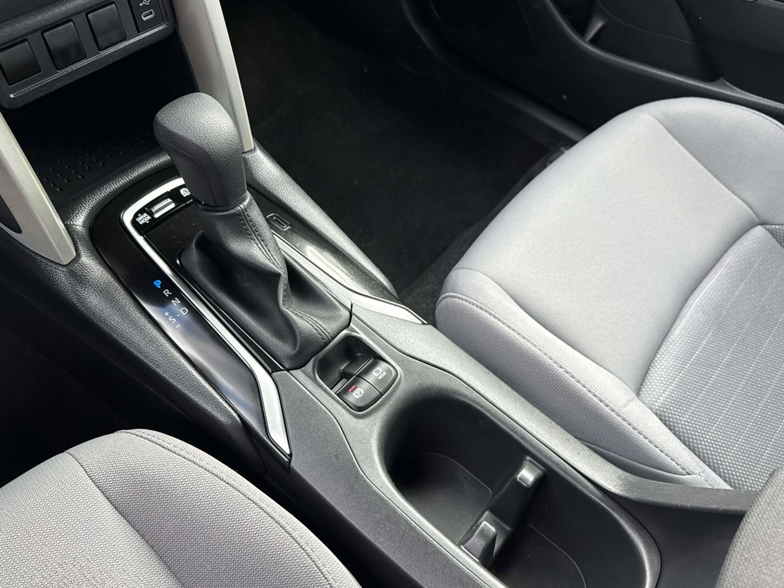 Used 2025 Toyota Corolla Cross AWD Hybrid image 20