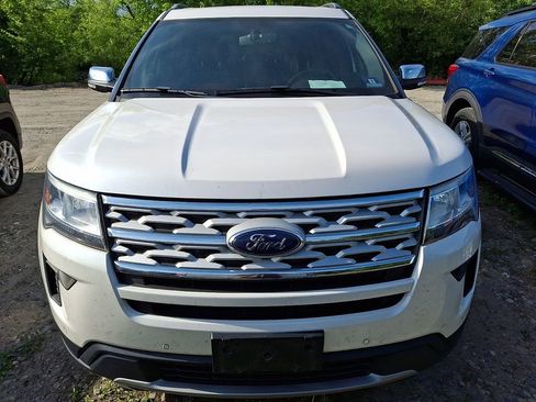 Used 2019 Ford Explorer XLT w/ Equipment Group 202A AWD/4WD image 2