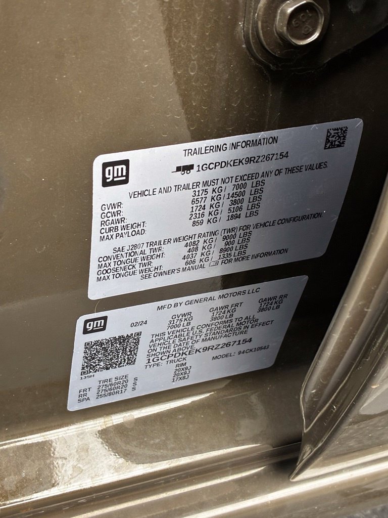 Used 2024 Chevrolet Silverado 1500 LT AWD/4WD image 40